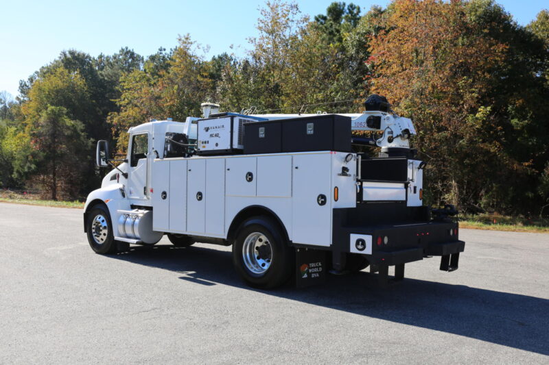 2013 Kenworth T300 - photo
