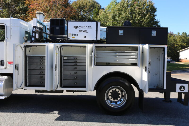 2013 Kenworth T300 - photo