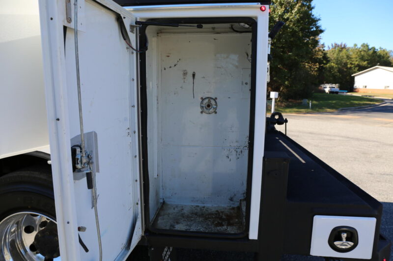 2013 Kenworth T300 - photo