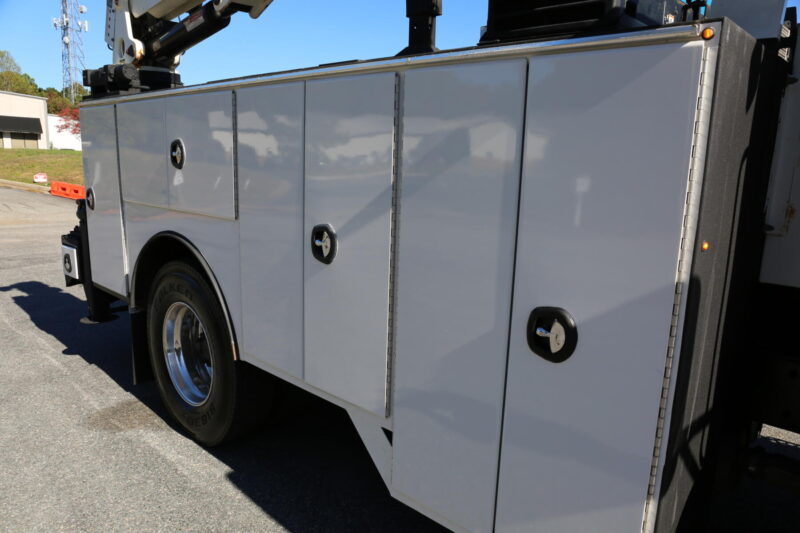2013 Kenworth T300 - photo
