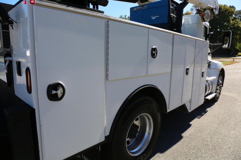 2013 Kenworth T300 - photo