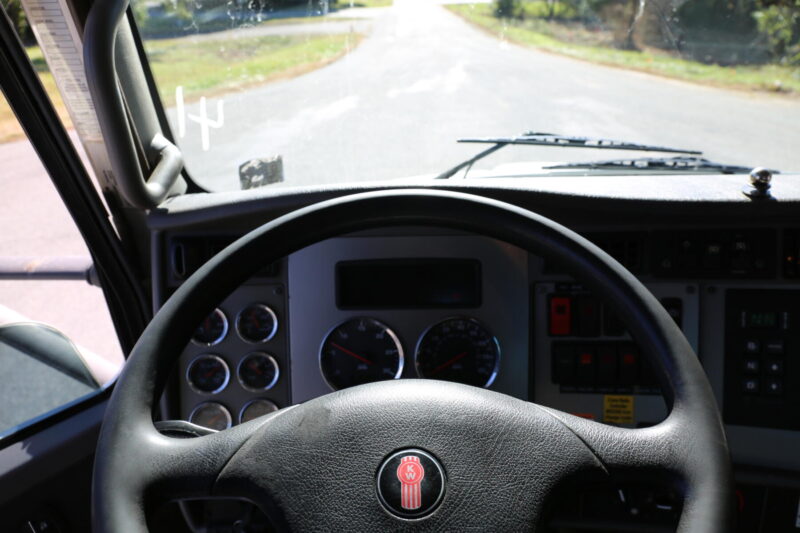 2013 Kenworth T300 - photo