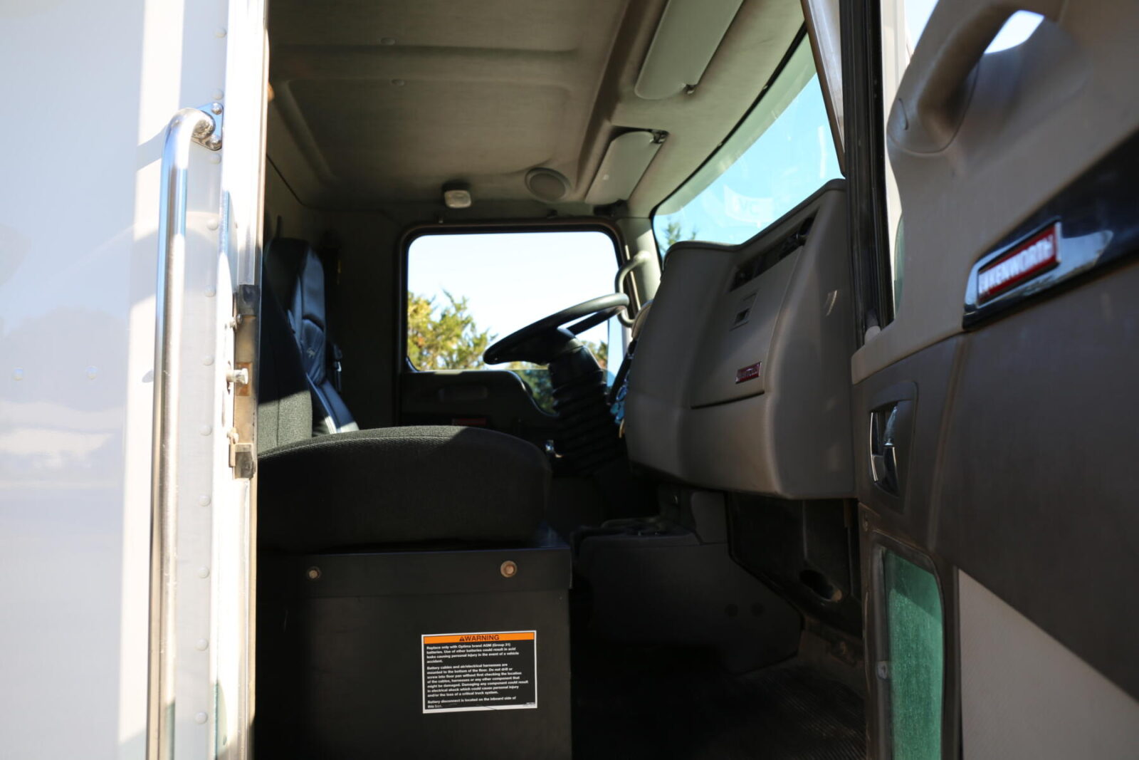 2013 Kenworth T300 - photo