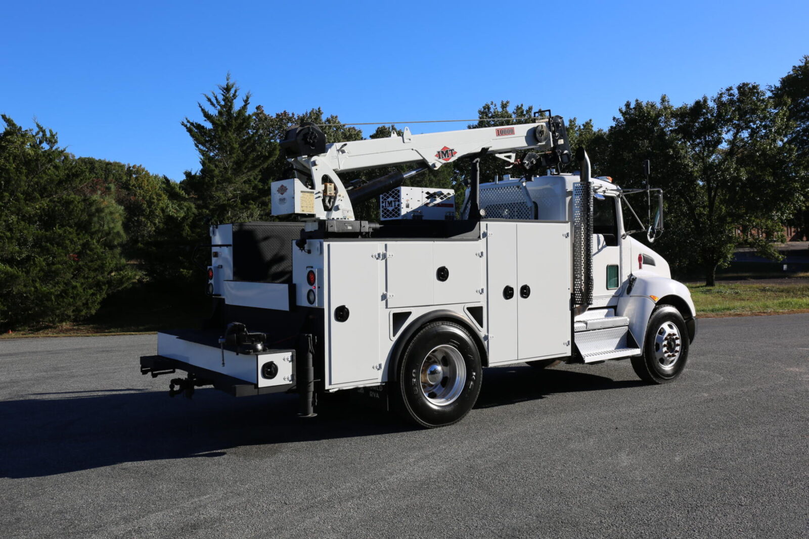 2018 Kenworth T270 IMT 10,000-25 crane - photo