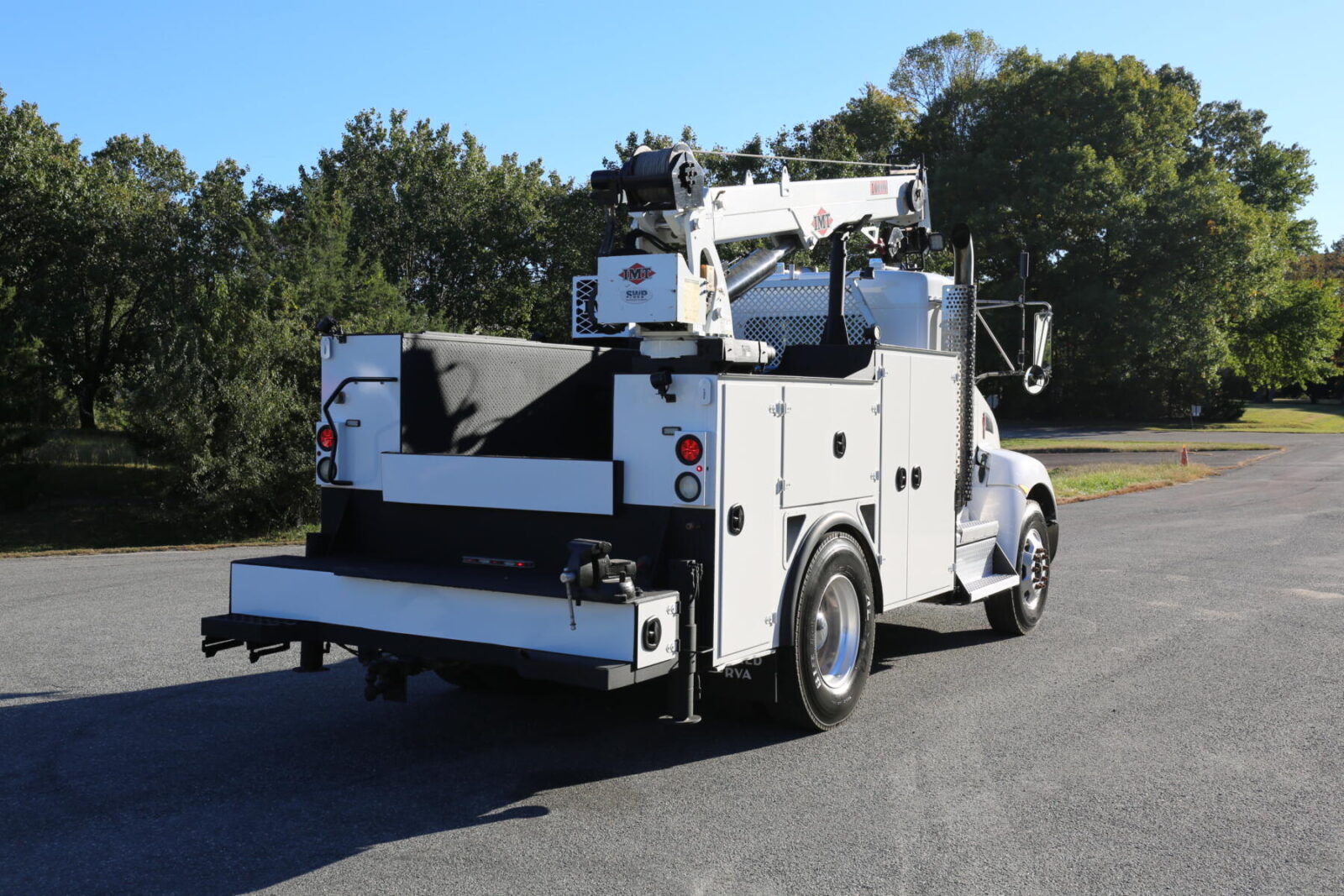 2018 Kenworth T270 IMT 10,000-25 crane - photo
