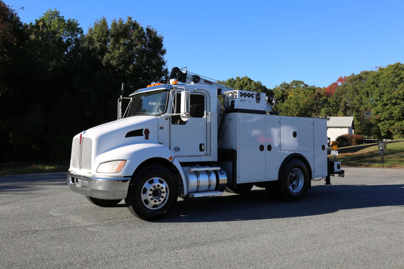 2018 Kenworth T270 IMT 10,000-25 crane - photo