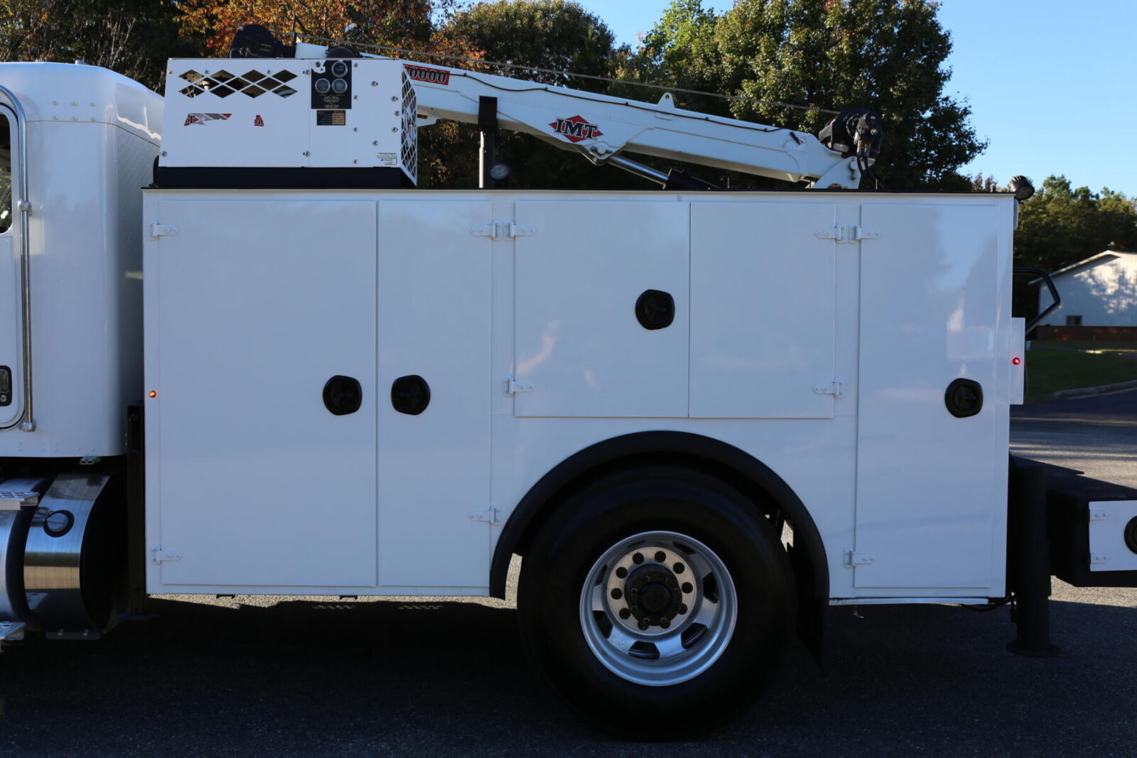 2018 Kenworth T270 IMT 10,000-25 crane - photo