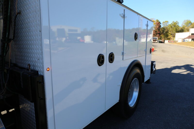 2018 Kenworth T270 IMT 10,000-25 crane - photo