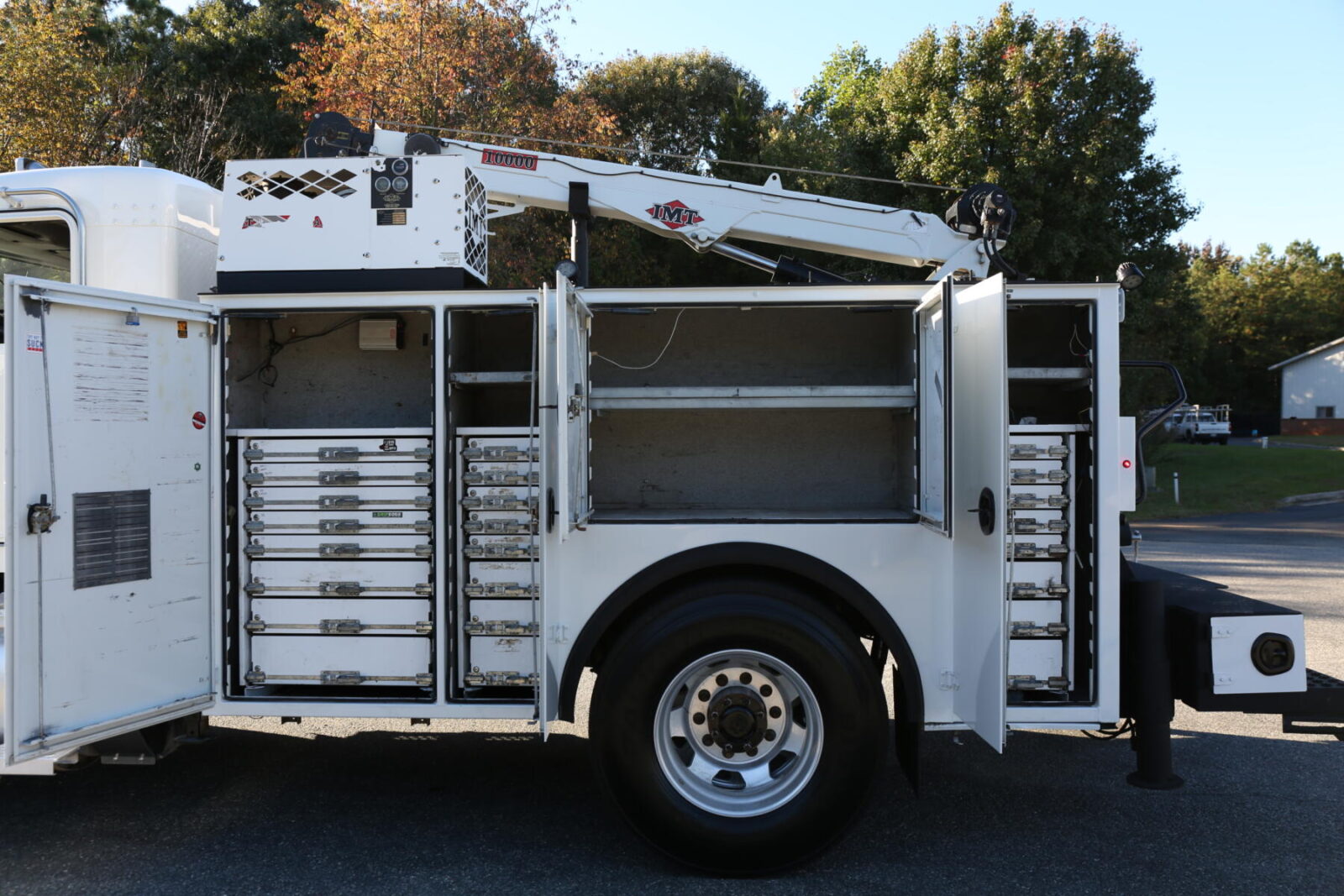 2018 Kenworth T270 IMT 10,000-25 crane - photo
