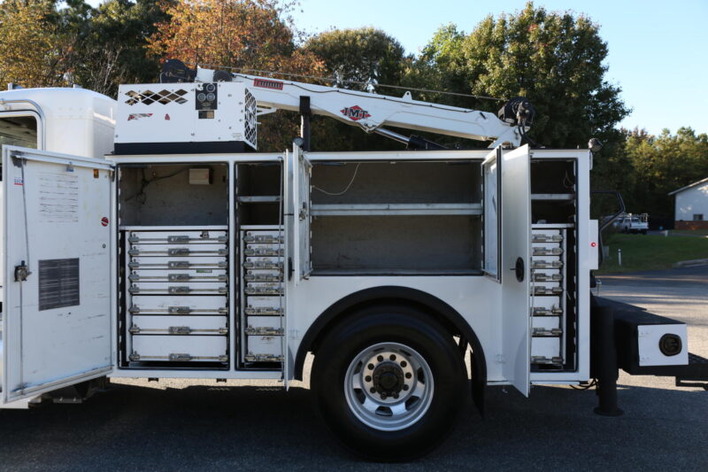2018 Kenworth T270 IMT 10,000-25 crane - photo
