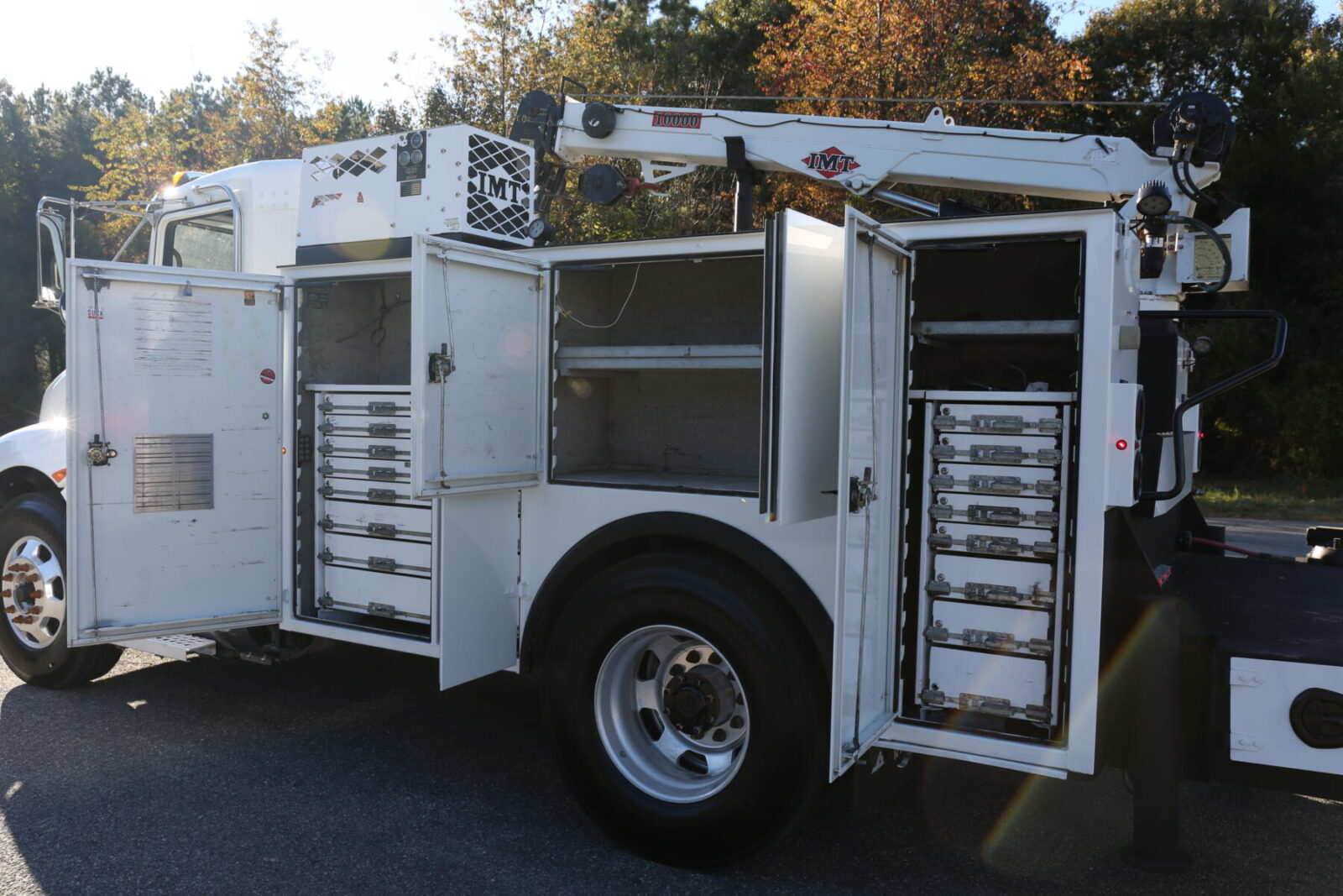 2018 Kenworth T270 IMT 10,000-25 crane - photo