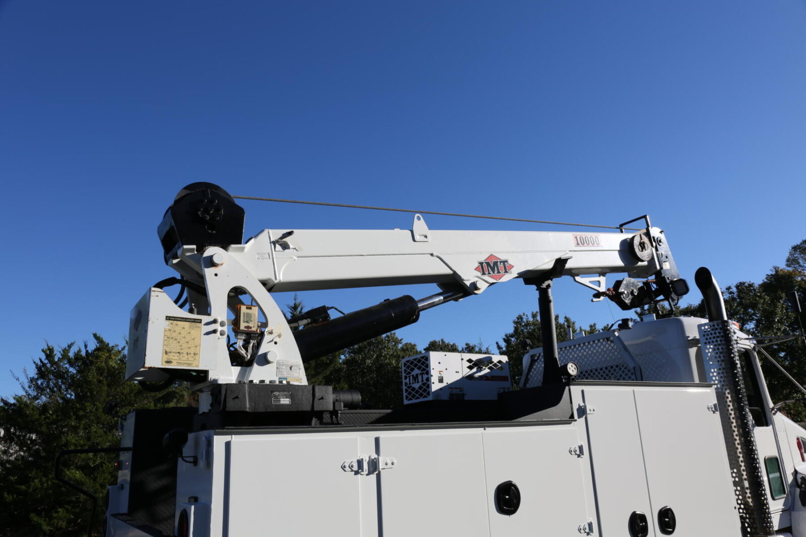 2018 Kenworth T270 IMT 10,000-25 crane - photo