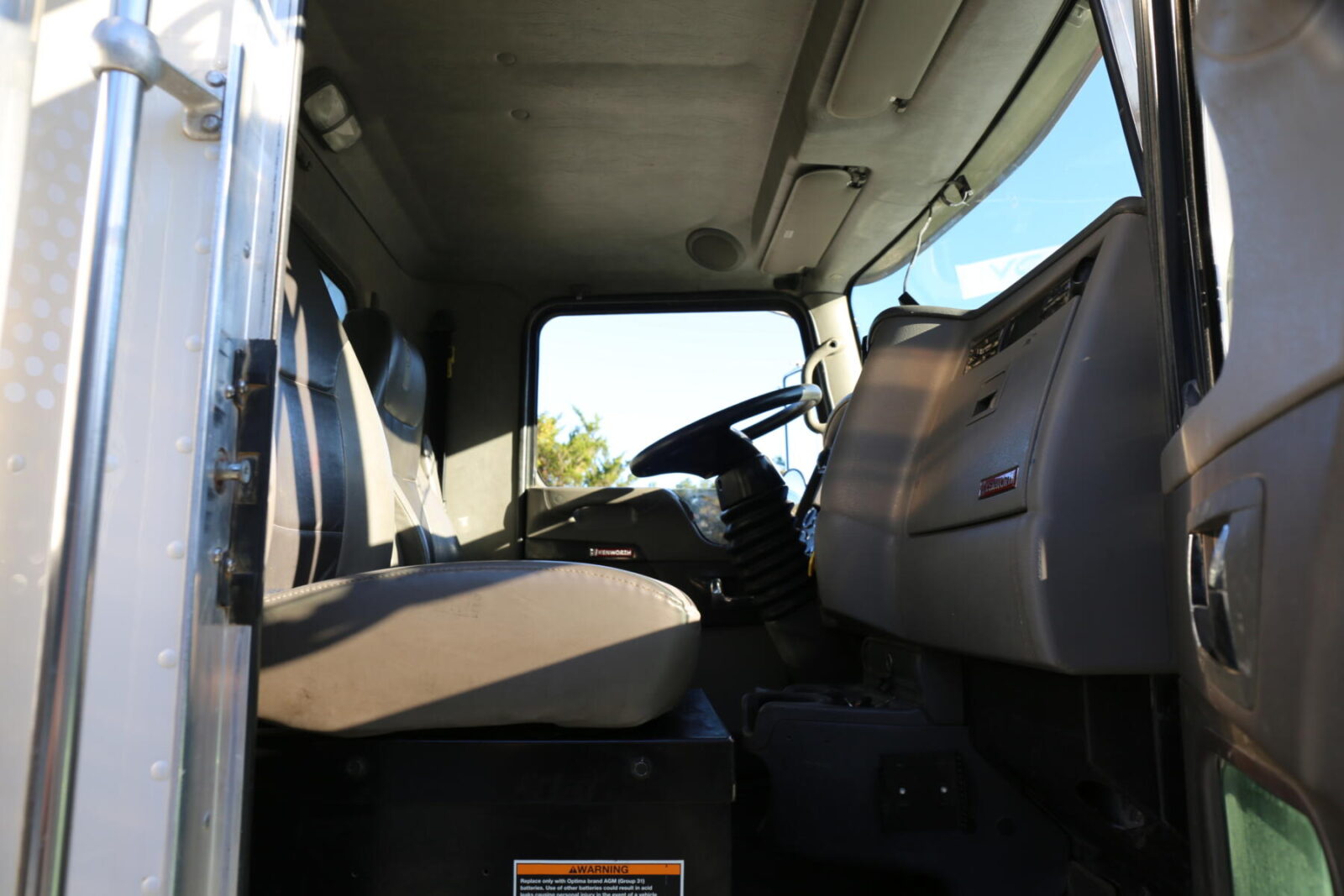 2018 Kenworth T270 IMT 10,000-25 crane - photo